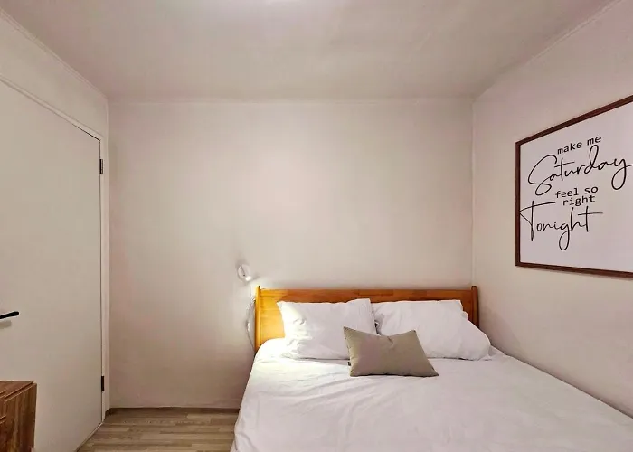 Apartment Aurora#서울역차로5분#남영역도보8분#숙대입구역 도보10분#숙소근처 맛집리스트 제공#k푸드탐방#경복궁#명동#이태원#홍대#1층#호텔급침구